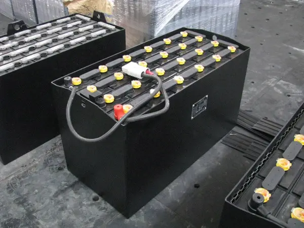 蓄電池使用壽命短有哪些原因造成？